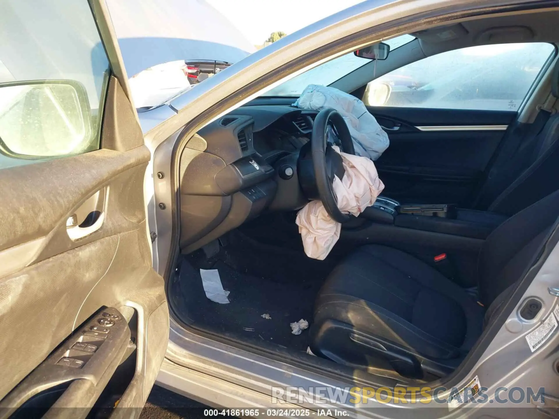 5 Photograph of a damaged car 2HGFC2F66KH550182 HONDA CIVIC 2019