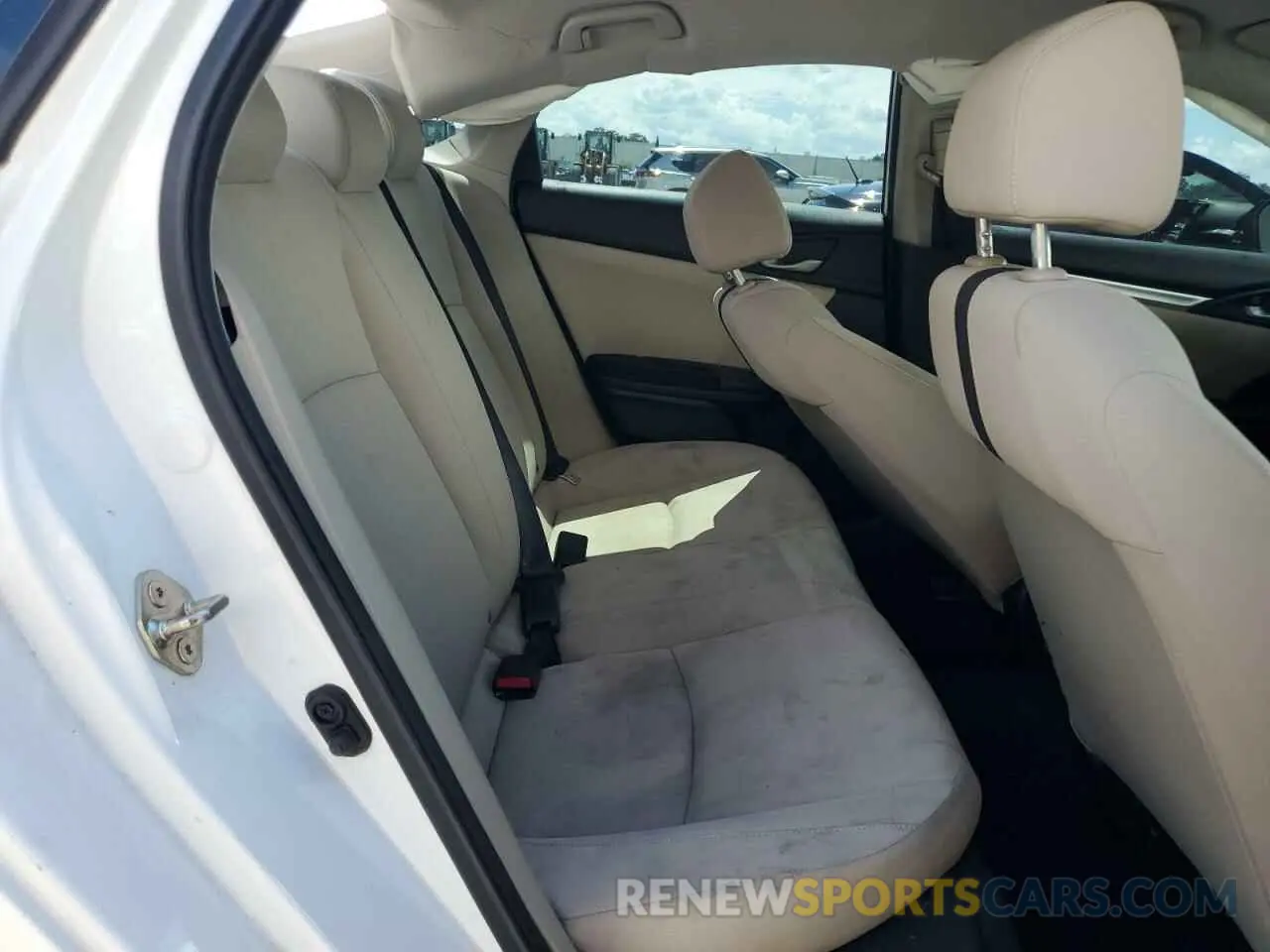 10 Photograph of a damaged car 2HGFC2F66KH576488 HONDA CIVIC 2019