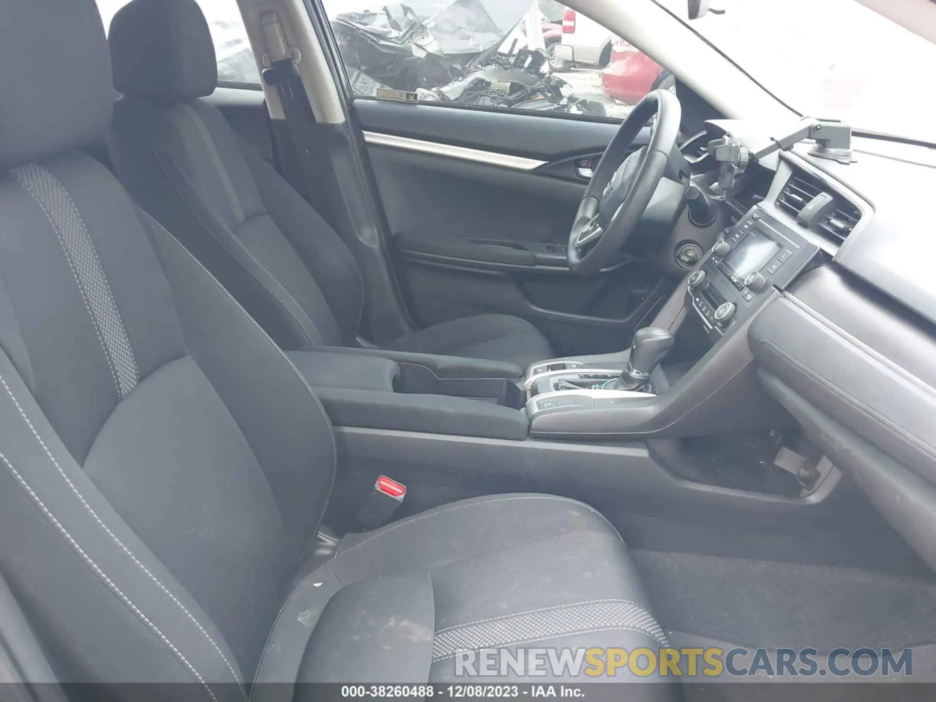 5 Photograph of a damaged car 2HGFC2F66KH579147 HONDA CIVIC 2019