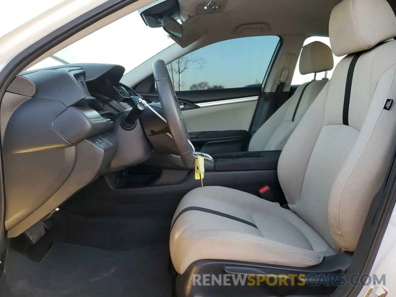 7 Photograph of a damaged car 2HGFC2F67KH525842 HONDA CIVIC 2019