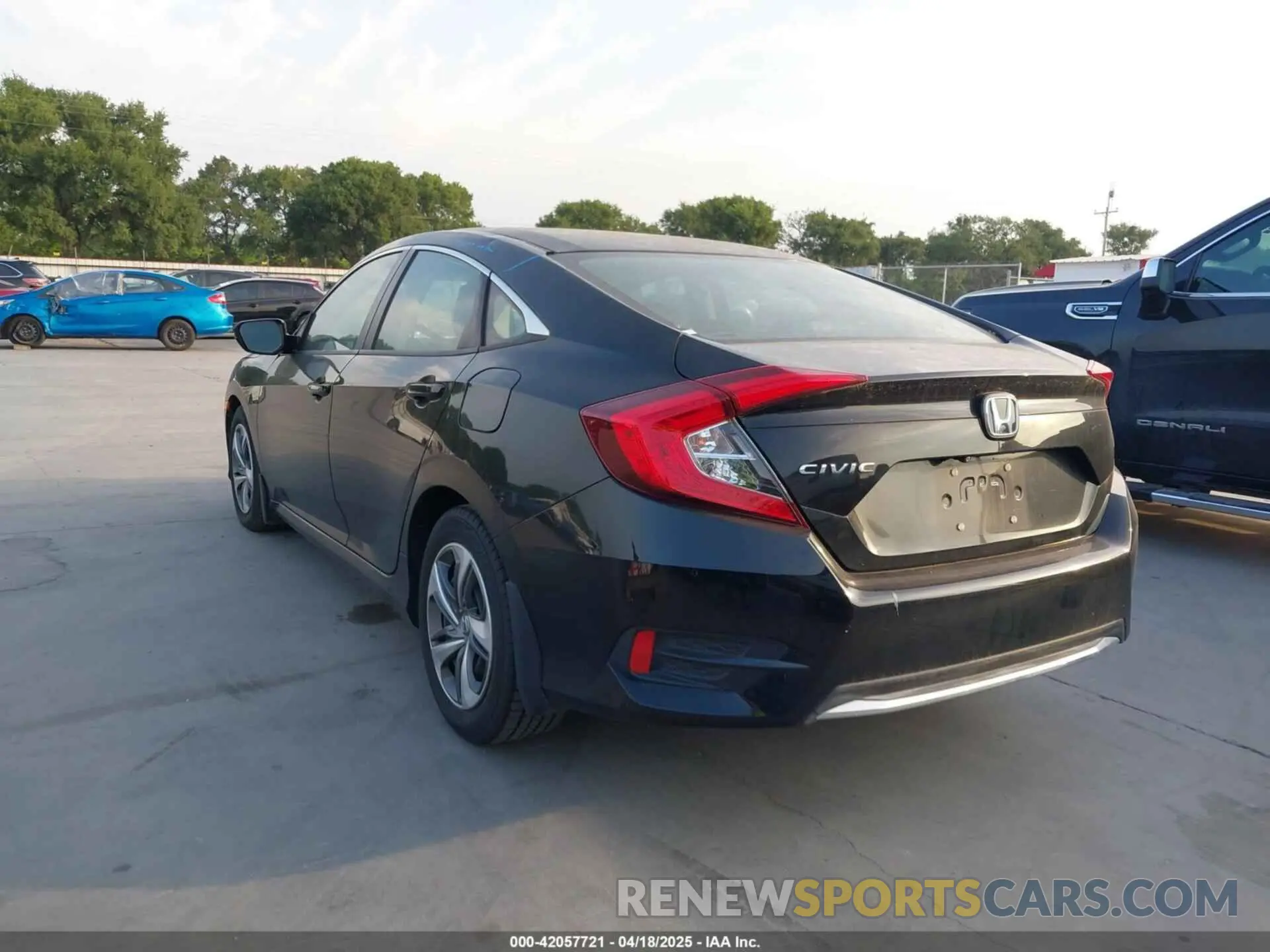 3 Photograph of a damaged car 2HGFC2F67KH552880 HONDA CIVIC 2019