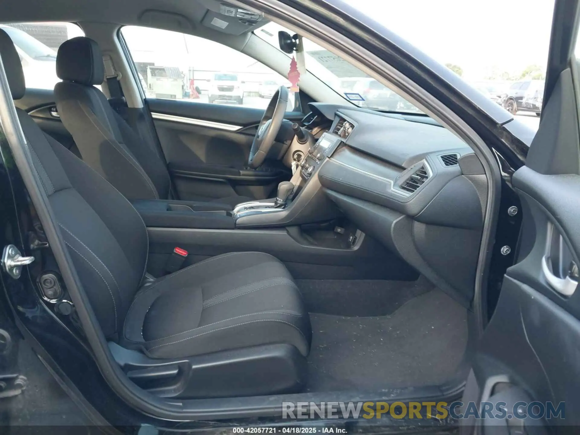 5 Photograph of a damaged car 2HGFC2F67KH552880 HONDA CIVIC 2019