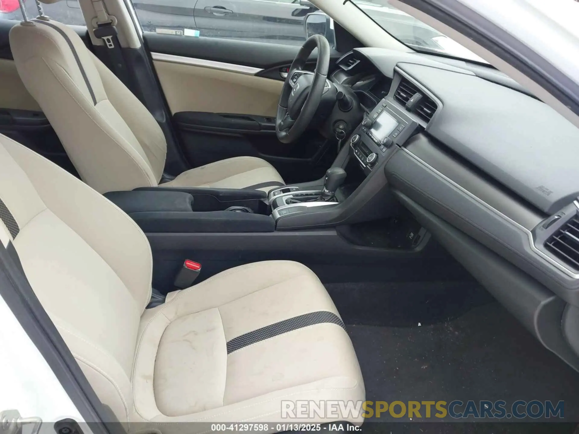 5 Photograph of a damaged car 2HGFC2F67KH581117 HONDA CIVIC 2019