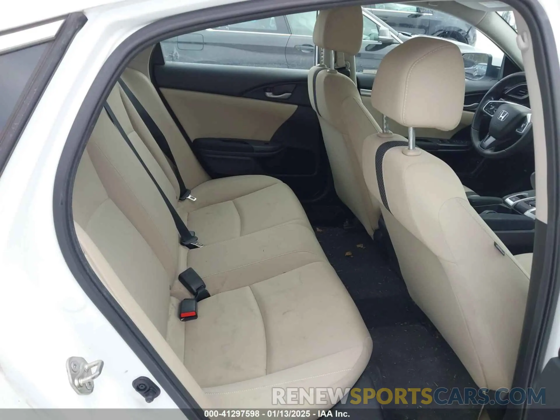 8 Photograph of a damaged car 2HGFC2F67KH581117 HONDA CIVIC 2019