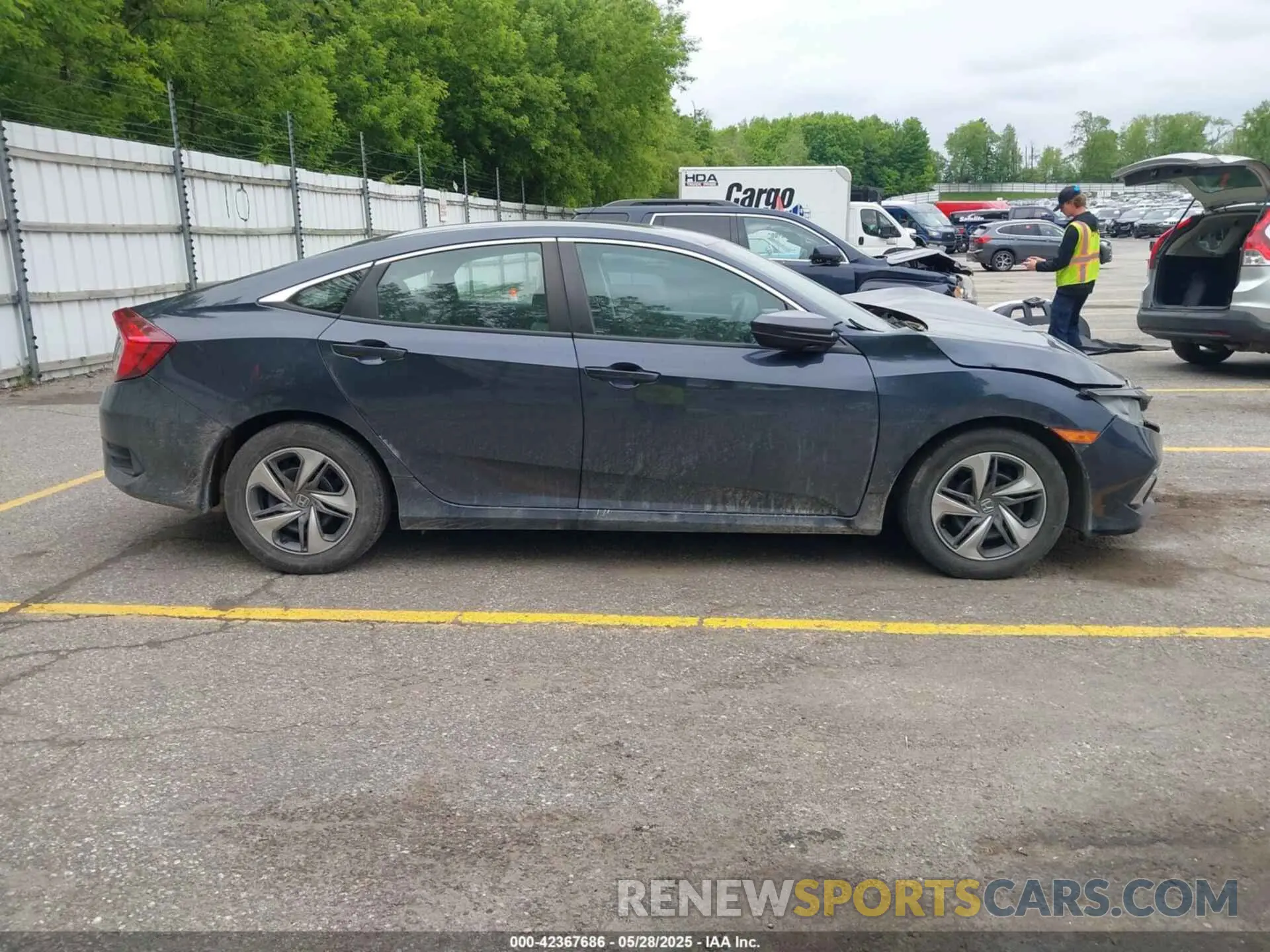 13 Photograph of a damaged car 2HGFC2F67KH600863 HONDA CIVIC 2019