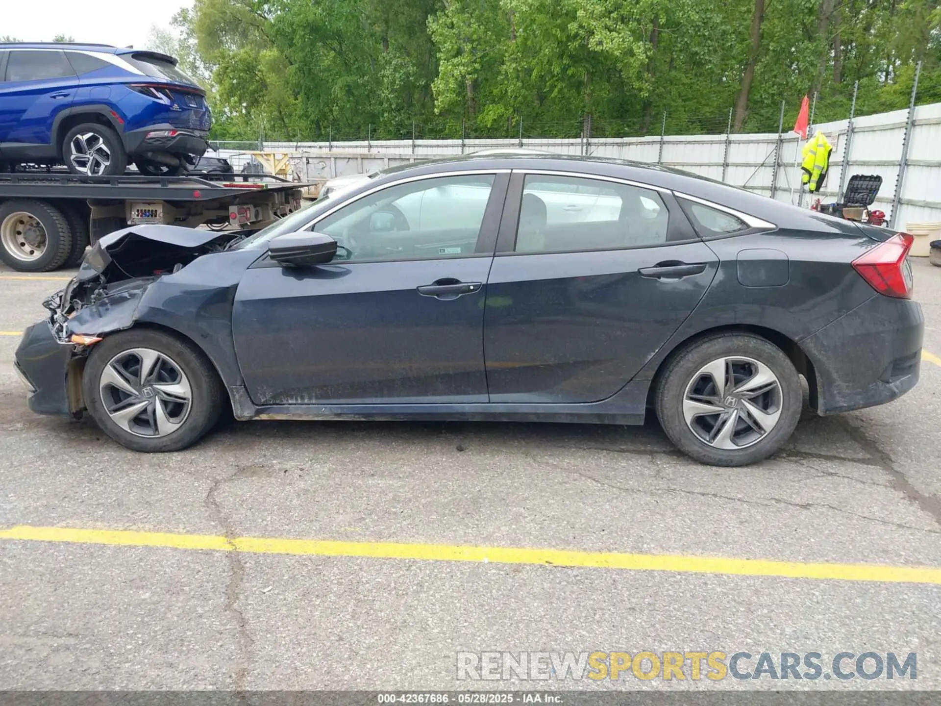 14 Photograph of a damaged car 2HGFC2F67KH600863 HONDA CIVIC 2019