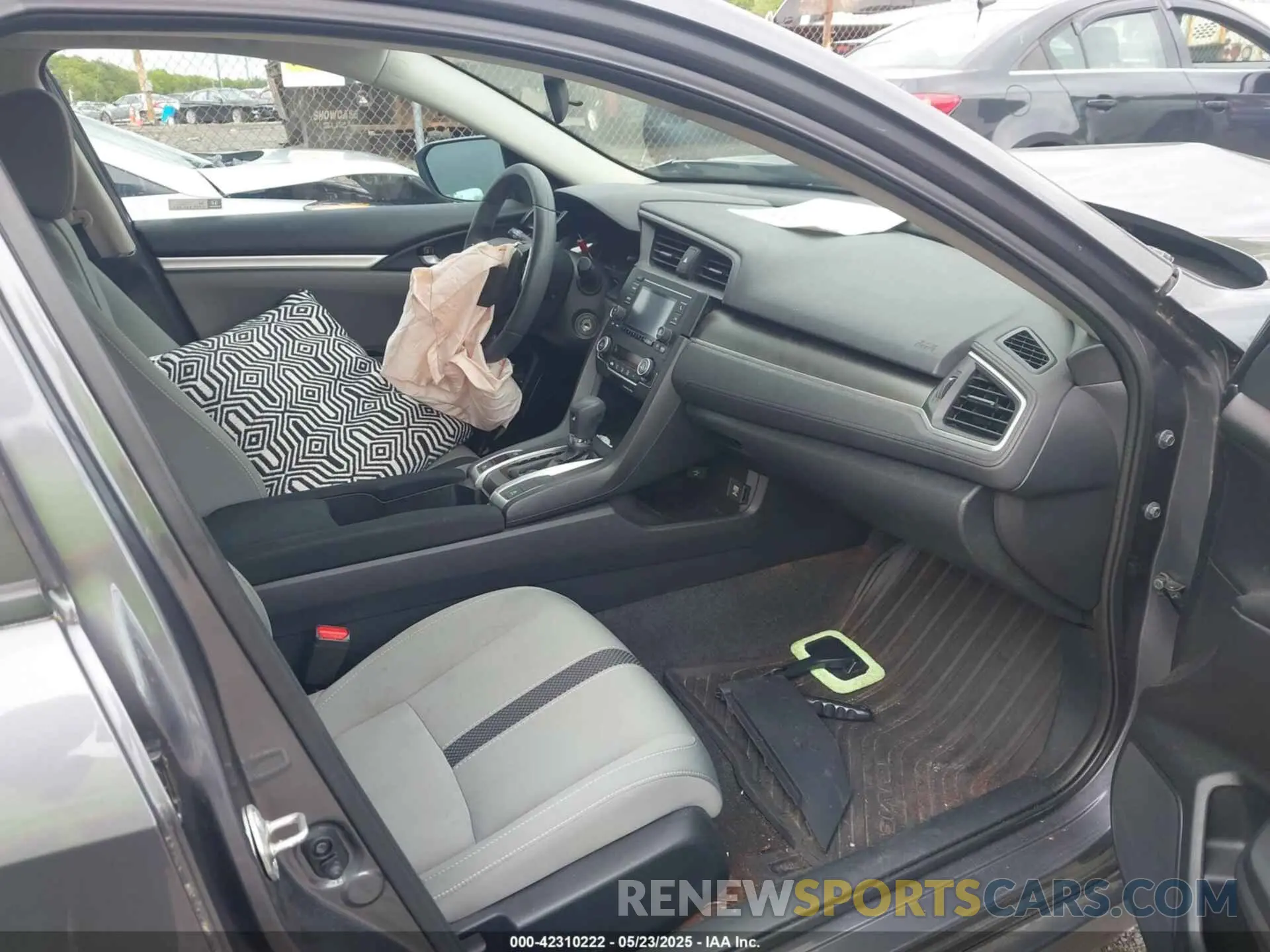 5 Photograph of a damaged car 2HGFC2F67KH606663 HONDA CIVIC 2019