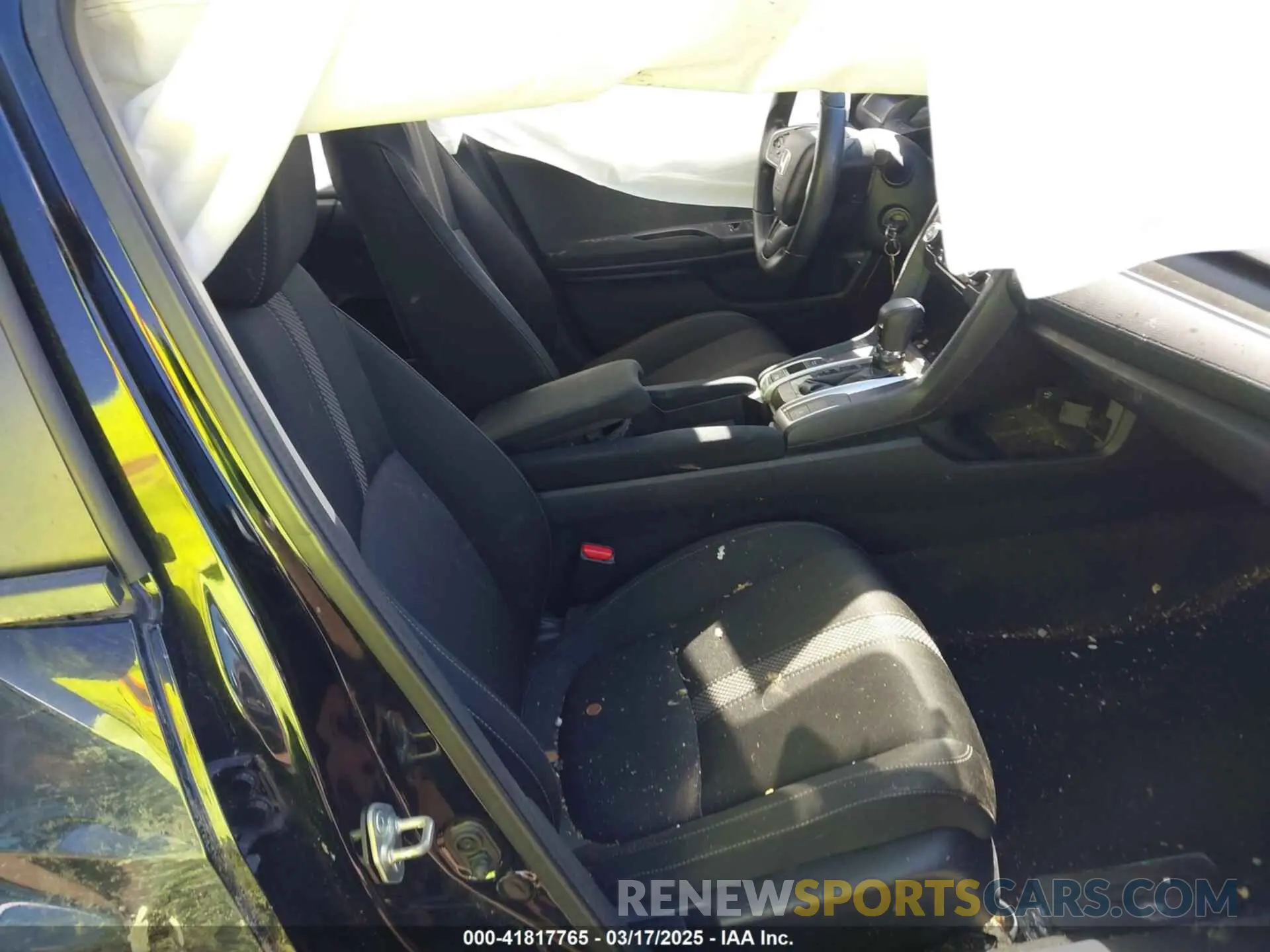 5 Photograph of a damaged car 2HGFC2F68KH574418 HONDA CIVIC 2019