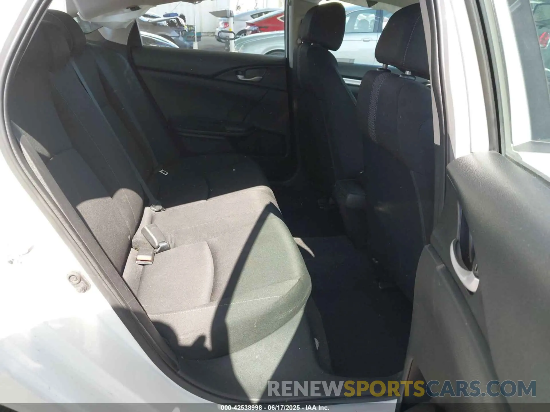 8 Photograph of a damaged car 2HGFC2F69KH505902 HONDA CIVIC 2019