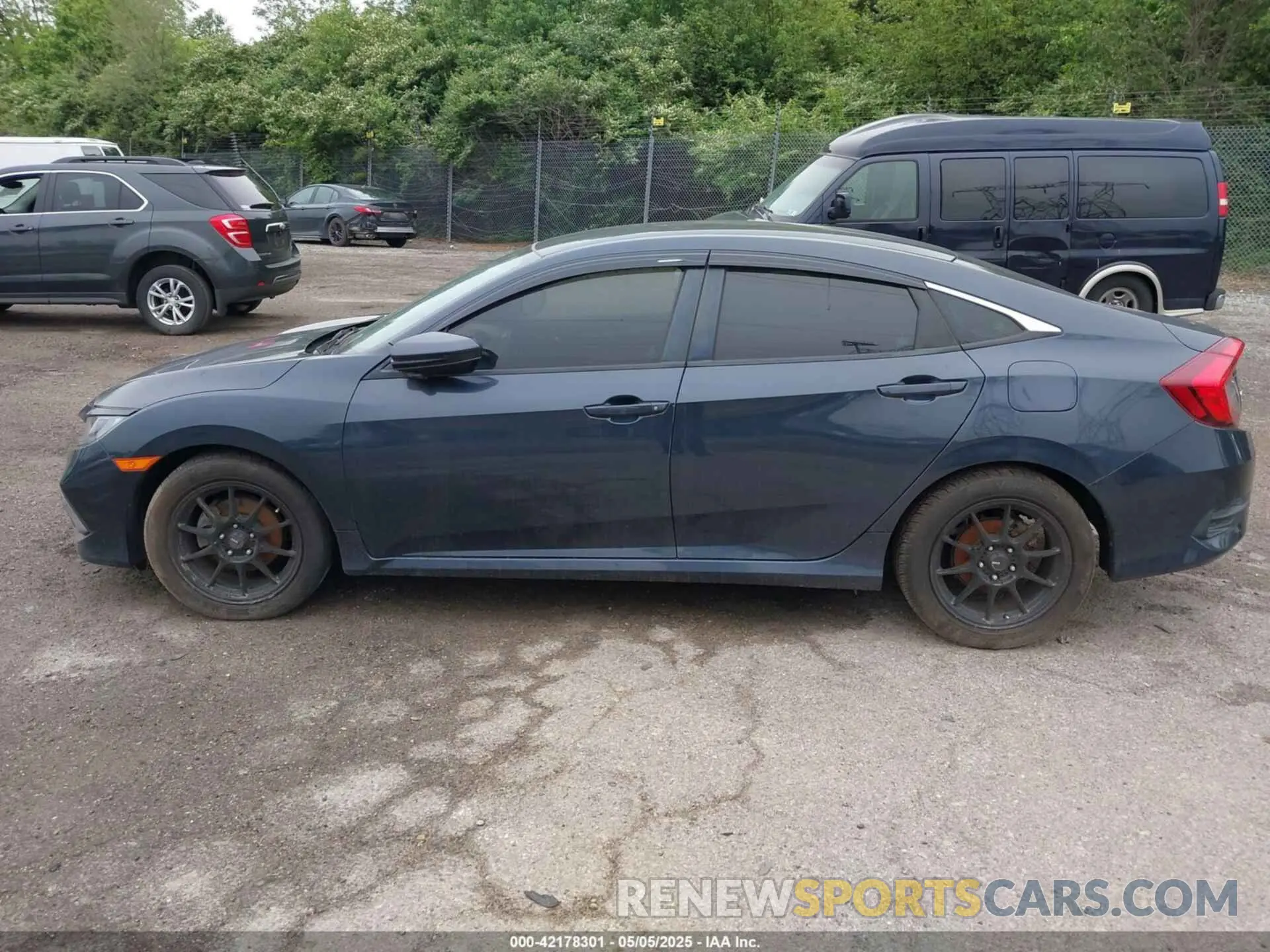 14 Photograph of a damaged car 2HGFC2F69KH533618 HONDA CIVIC 2019