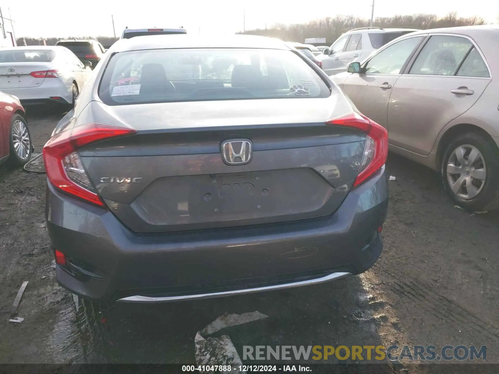 16 Photograph of a damaged car 2HGFC2F69KH579983 HONDA CIVIC 2019