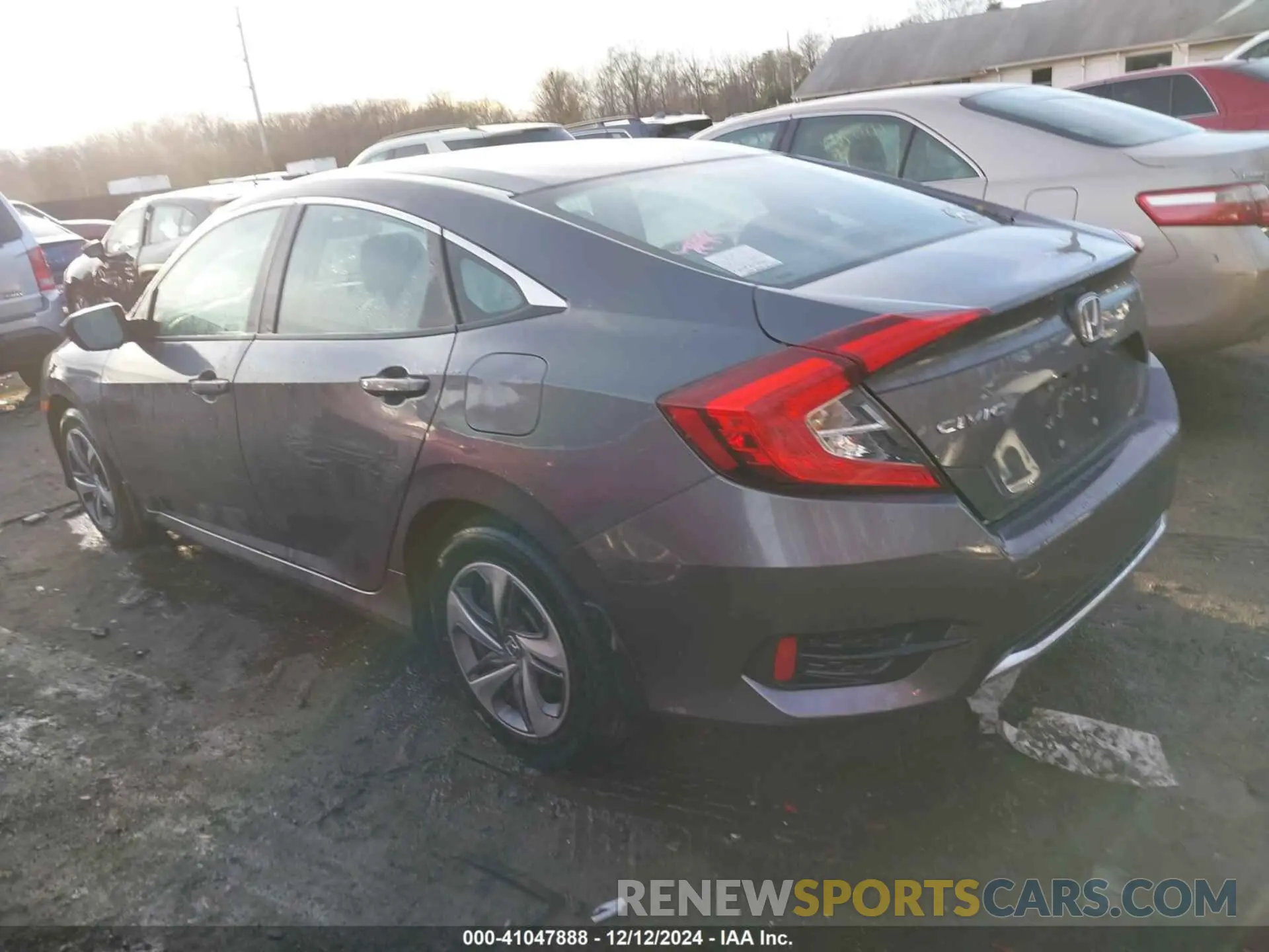3 Photograph of a damaged car 2HGFC2F69KH579983 HONDA CIVIC 2019