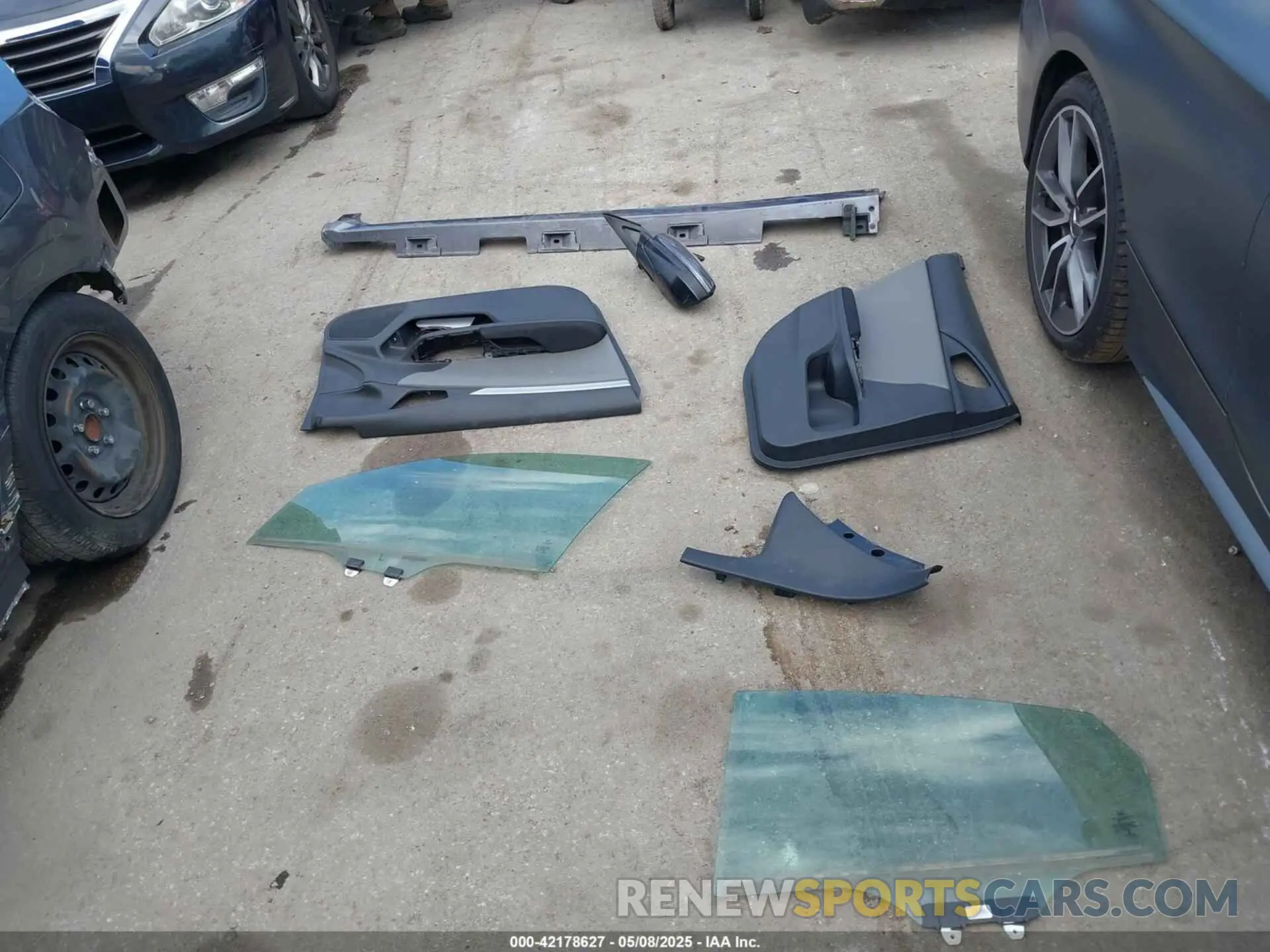 12 Photograph of a damaged car 2HGFC2F6XKH502913 HONDA CIVIC 2019