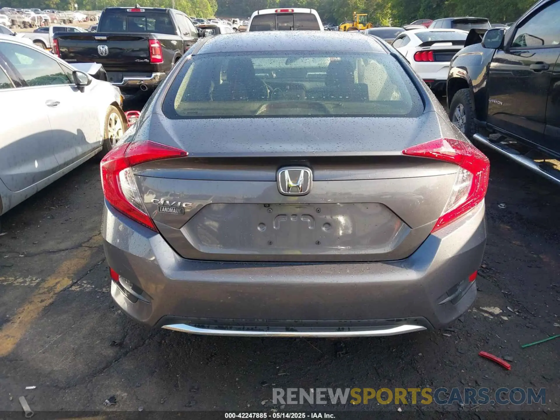 16 Photograph of a damaged car 2HGFC2F6XKH510395 HONDA CIVIC 2019