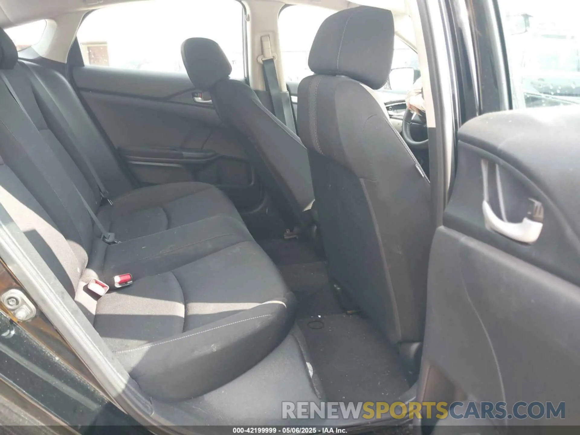 8 Photograph of a damaged car 2HGFC2F6XKH515094 HONDA CIVIC 2019