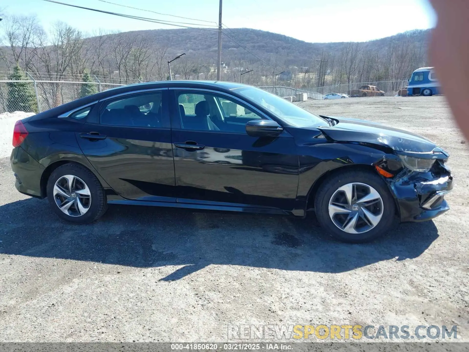 13 Photograph of a damaged car 2HGFC2F6XKH585601 HONDA CIVIC 2019