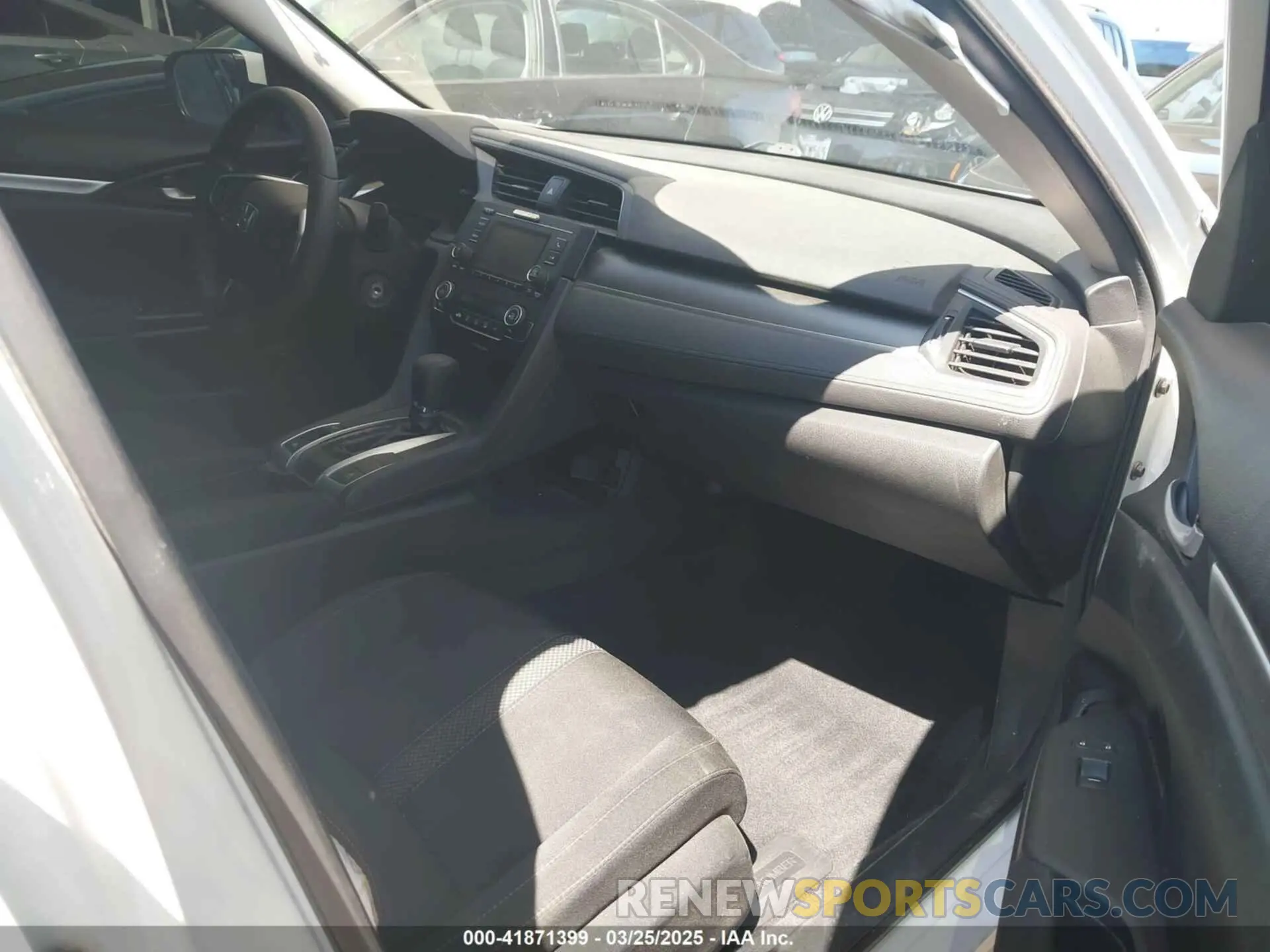 5 Photograph of a damaged car 2HGFC2F6XKH600677 HONDA CIVIC 2019