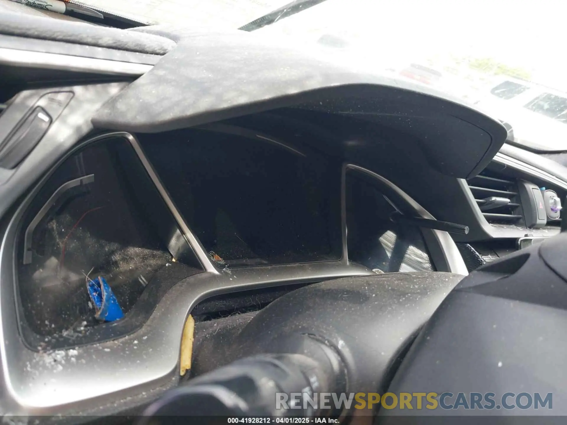 7 Photograph of a damaged car 2HGFC2F80KH530561 HONDA CIVIC 2019