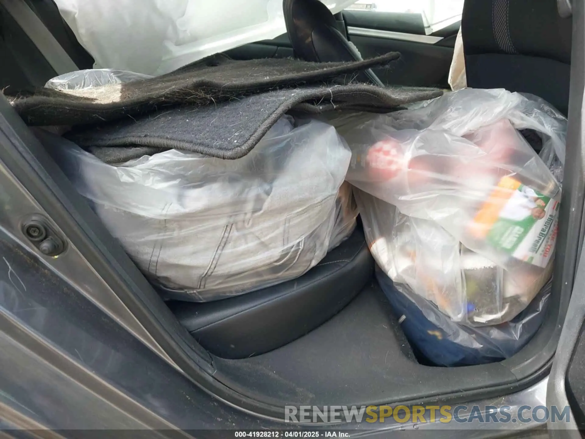 8 Photograph of a damaged car 2HGFC2F80KH530561 HONDA CIVIC 2019