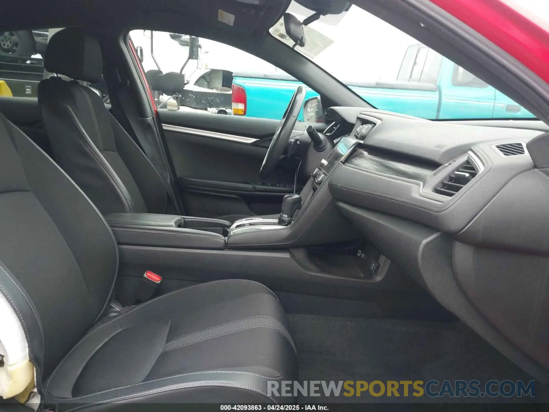 5 Photograph of a damaged car 2HGFC2F80KH538093 HONDA CIVIC 2019