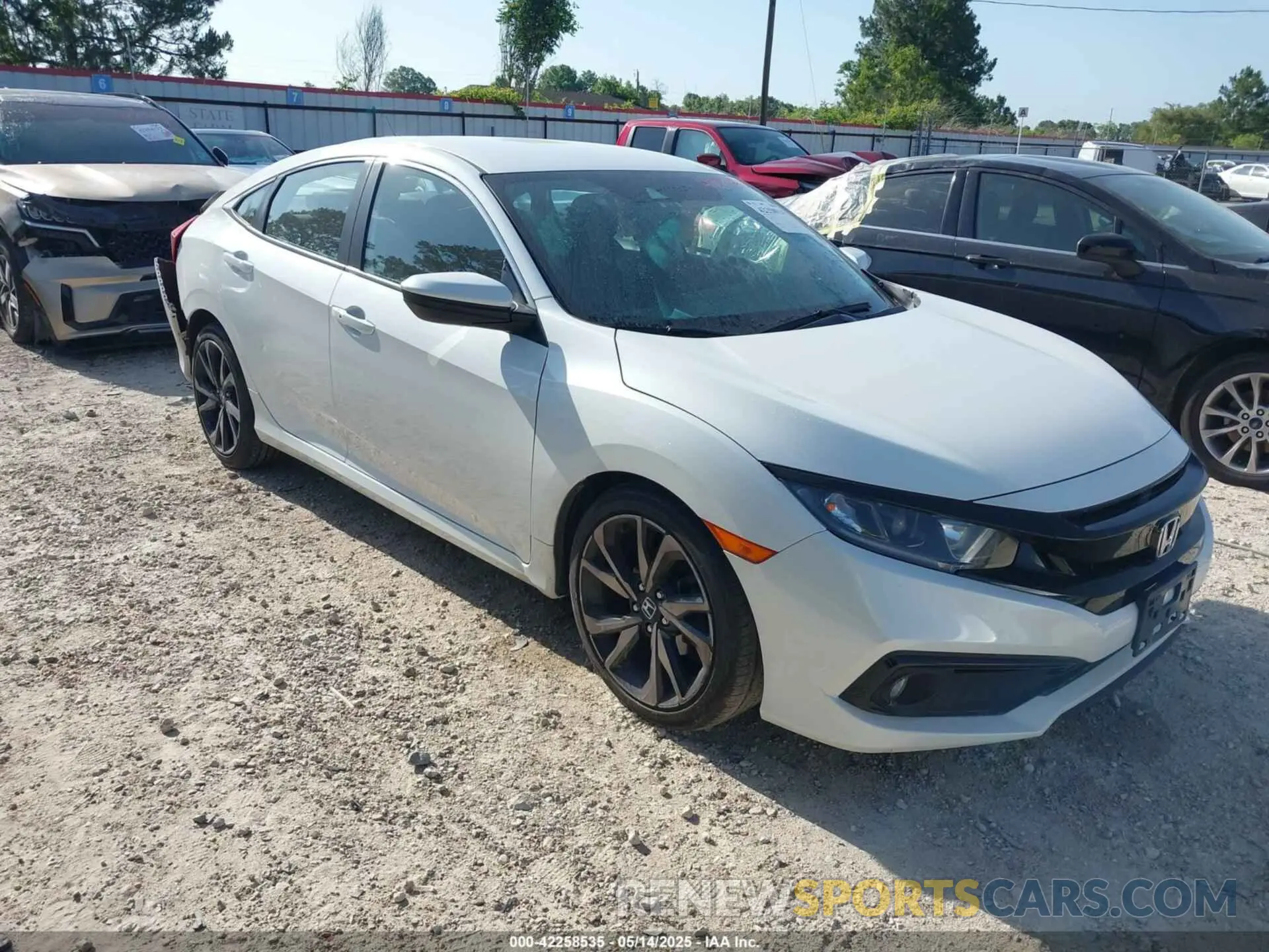 1 Photograph of a damaged car 2HGFC2F80KH539437 HONDA CIVIC 2019