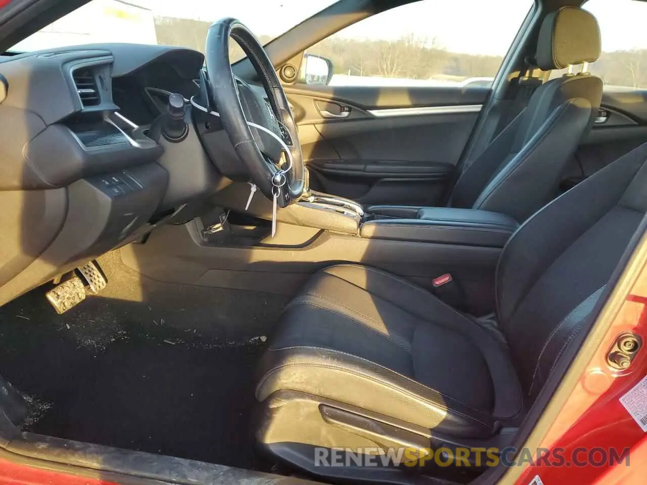 7 Photograph of a damaged car 2HGFC2F80KH603363 HONDA CIVIC 2019