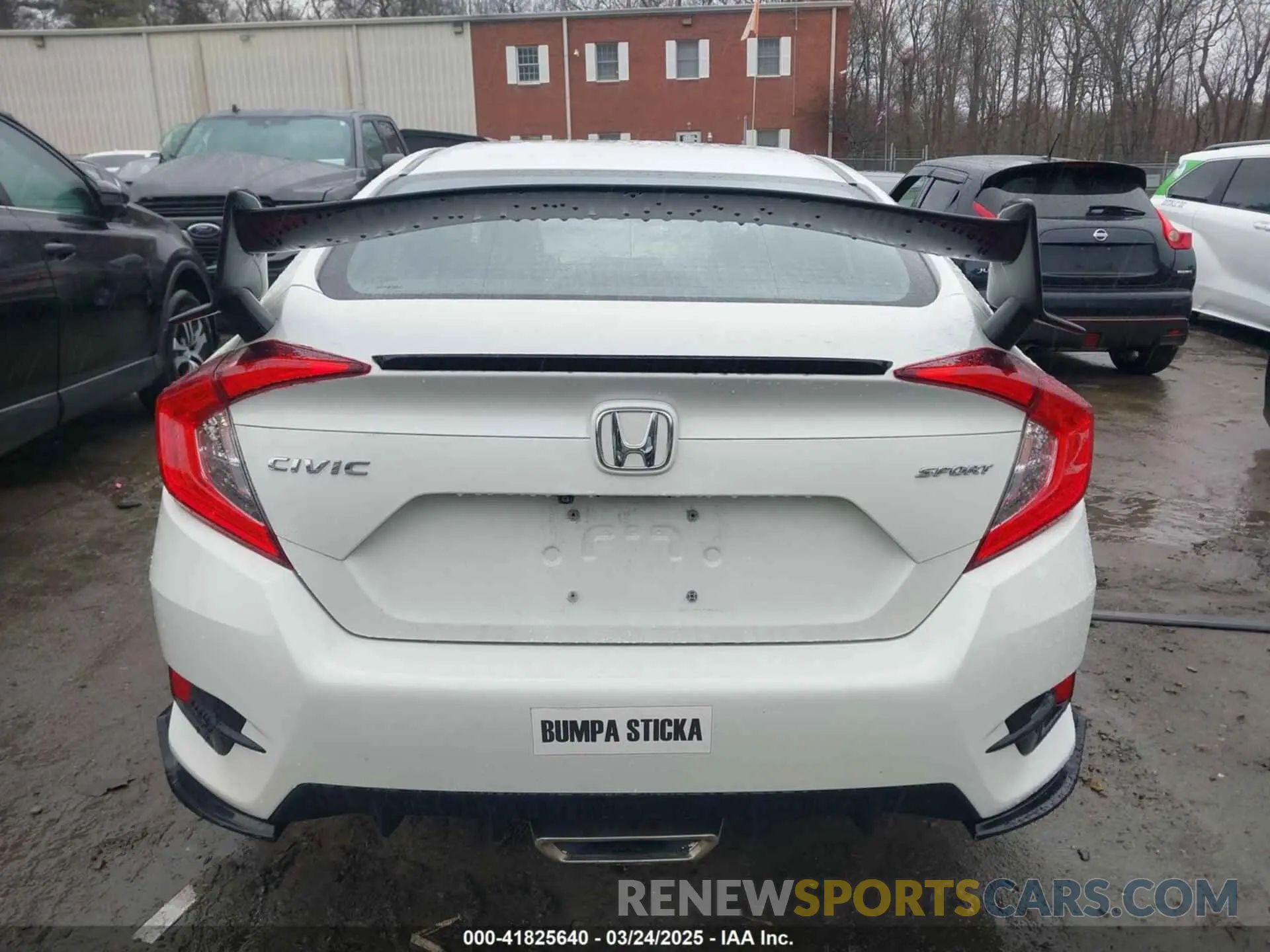 16 Photograph of a damaged car 2HGFC2F80KH605100 HONDA CIVIC 2019