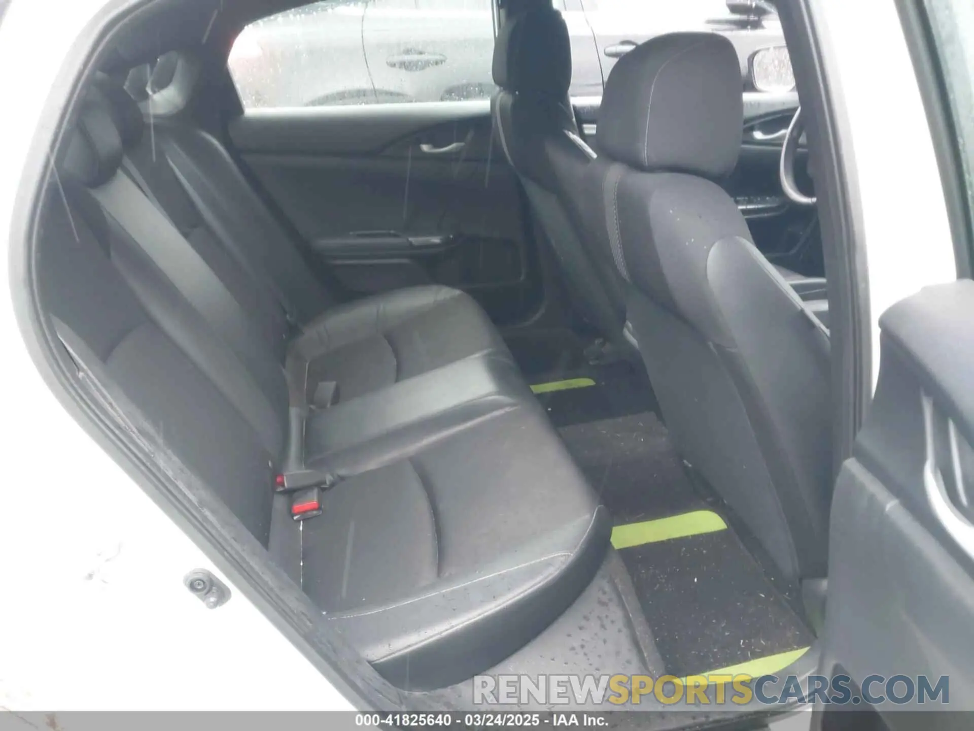8 Photograph of a damaged car 2HGFC2F80KH605100 HONDA CIVIC 2019