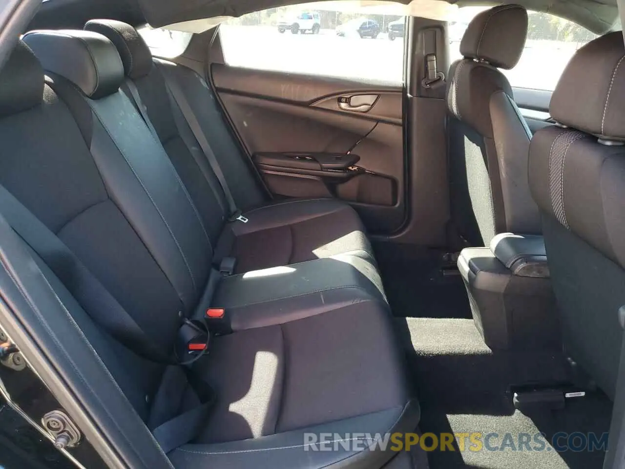 10 Photograph of a damaged car 2HGFC2F80KH605890 HONDA CIVIC 2019
