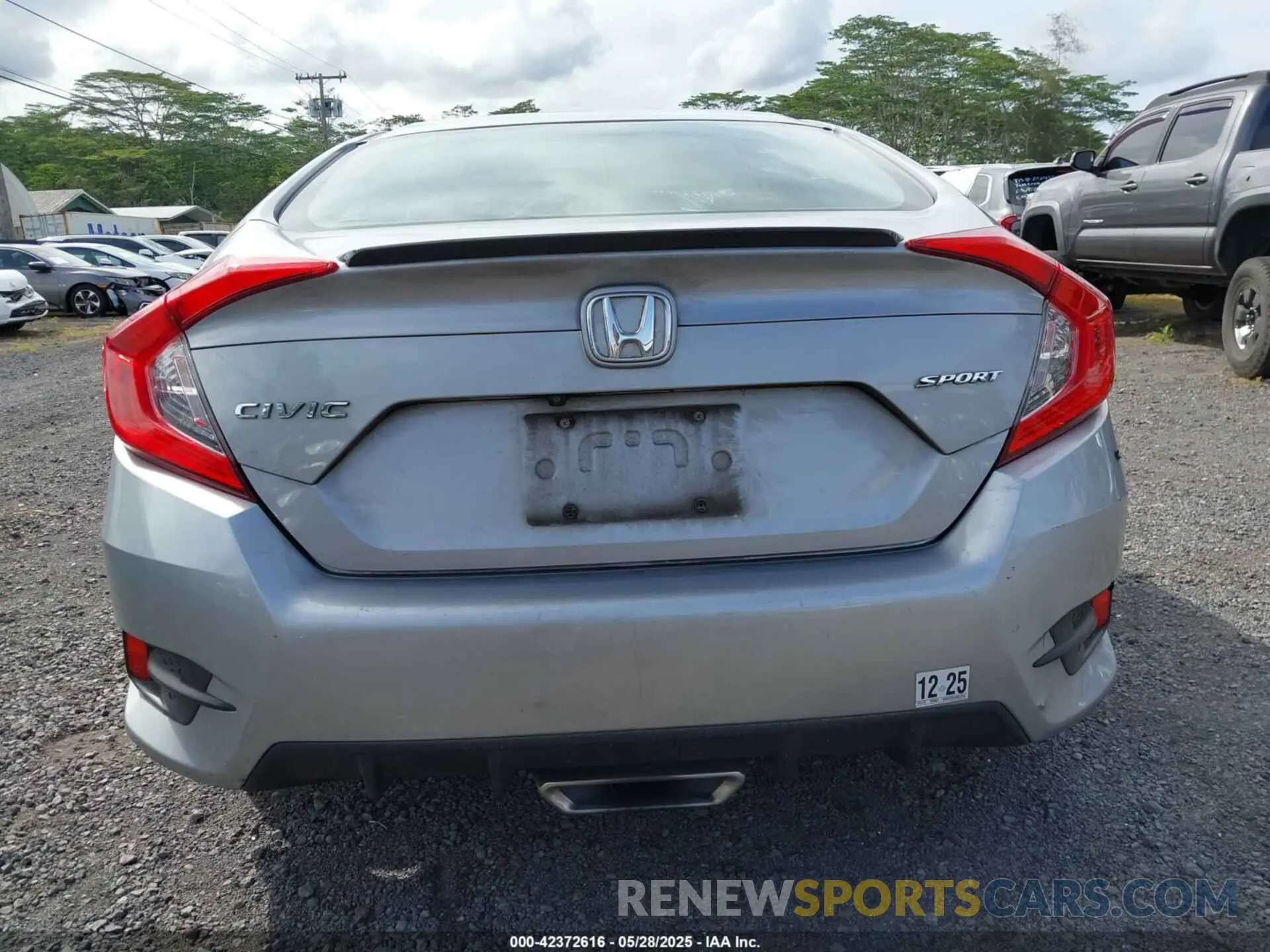 17 Photograph of a damaged car 2HGFC2F81KH512764 HONDA CIVIC 2019