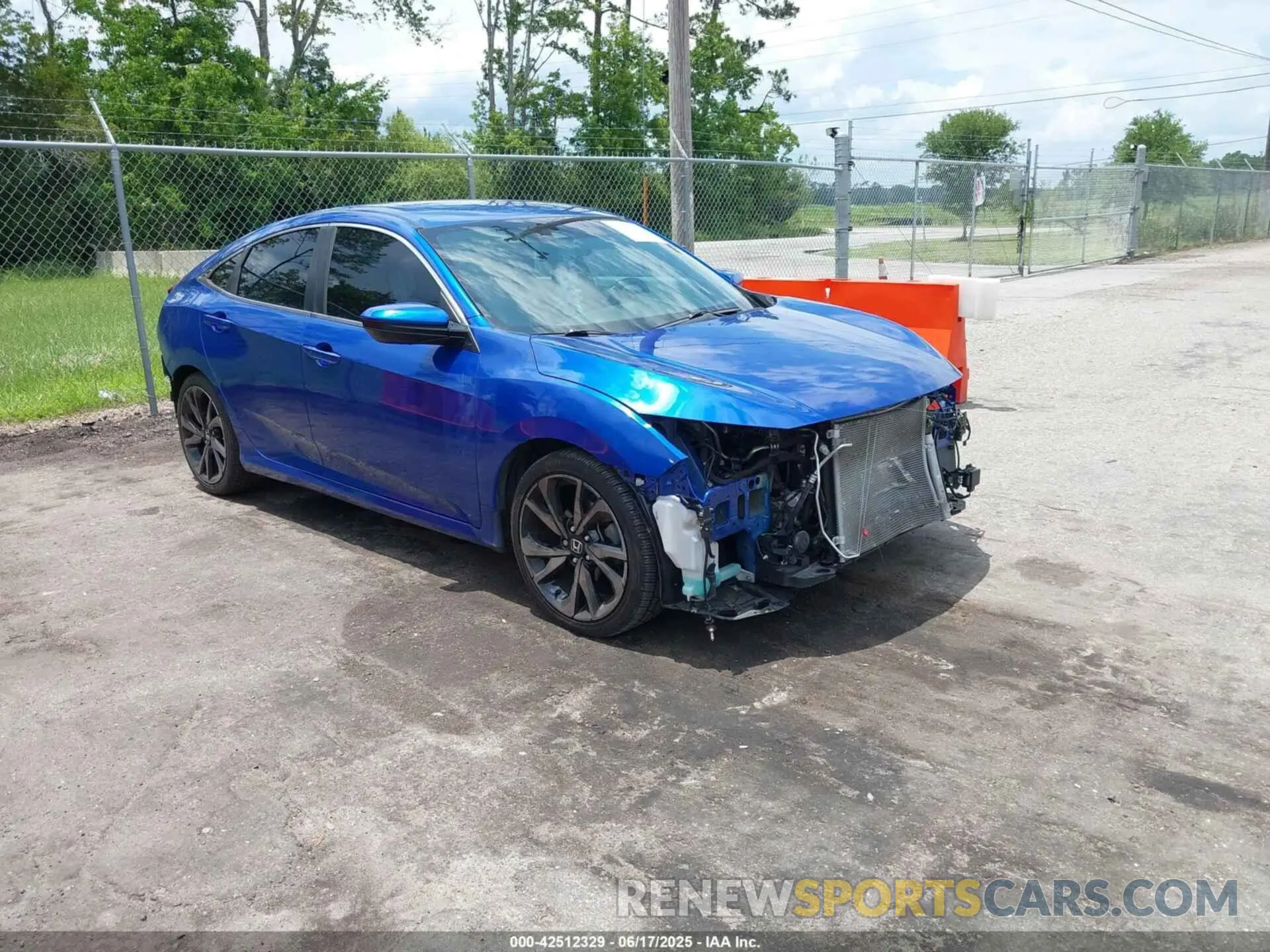 1 Photograph of a damaged car 2HGFC2F81KH513557 HONDA CIVIC 2019