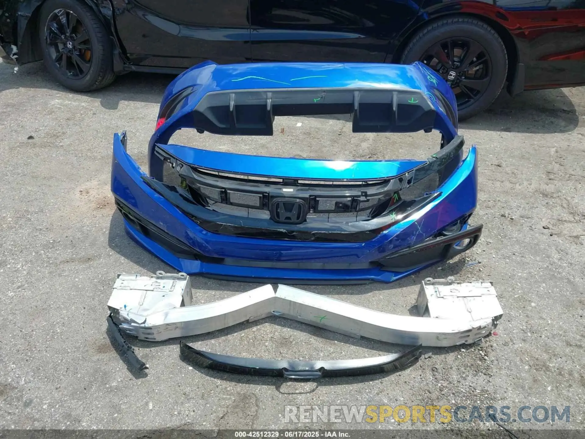 12 Photograph of a damaged car 2HGFC2F81KH513557 HONDA CIVIC 2019