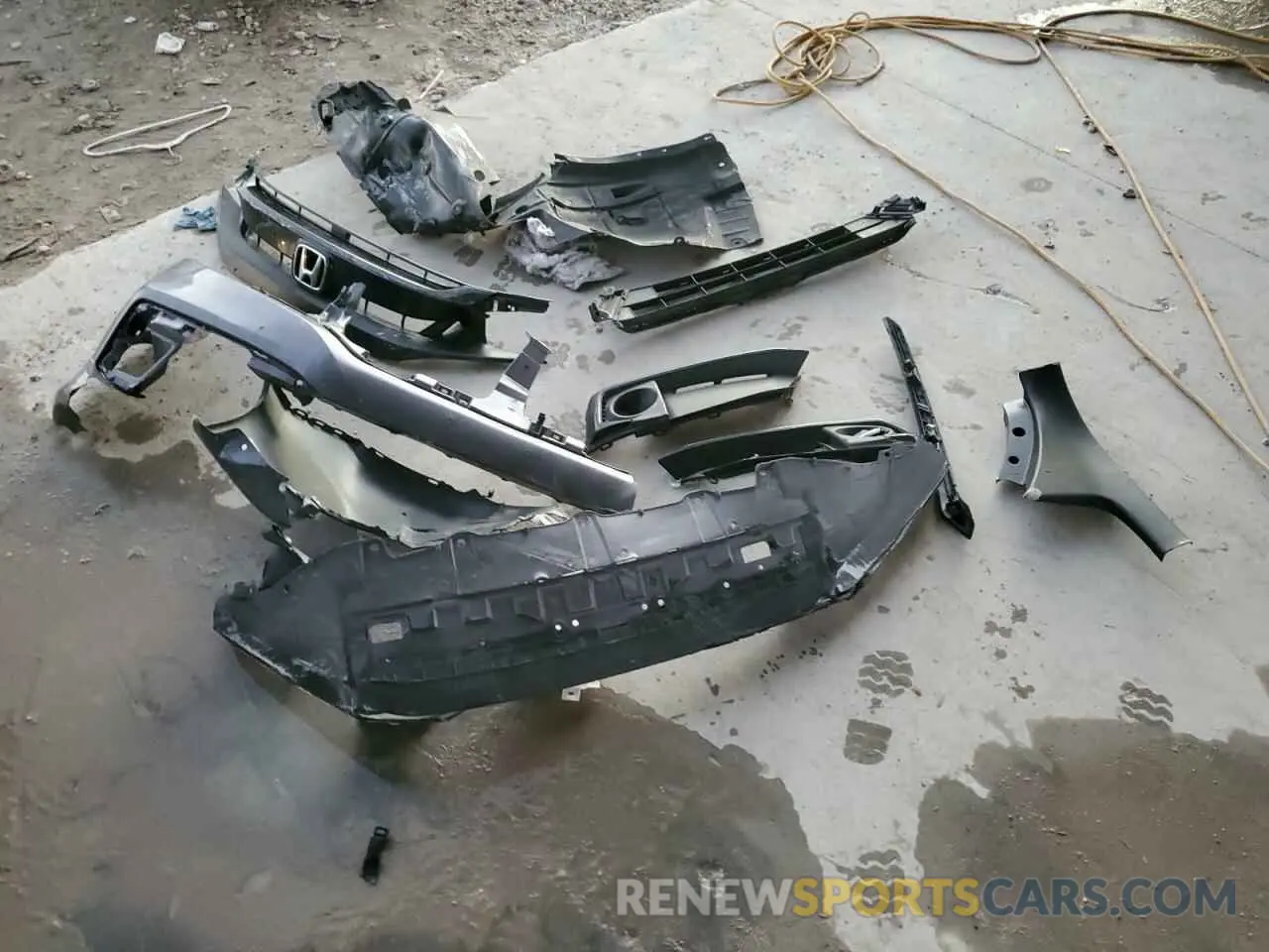 12 Photograph of a damaged car 2HGFC2F81KH528317 HONDA CIVIC 2019