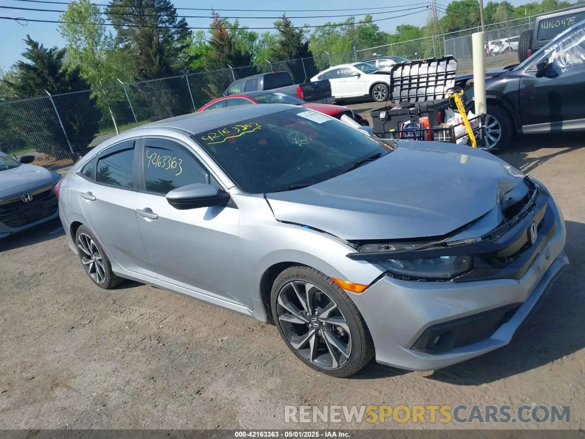1 Photograph of a damaged car 2HGFC2F81KH535381 HONDA CIVIC 2019