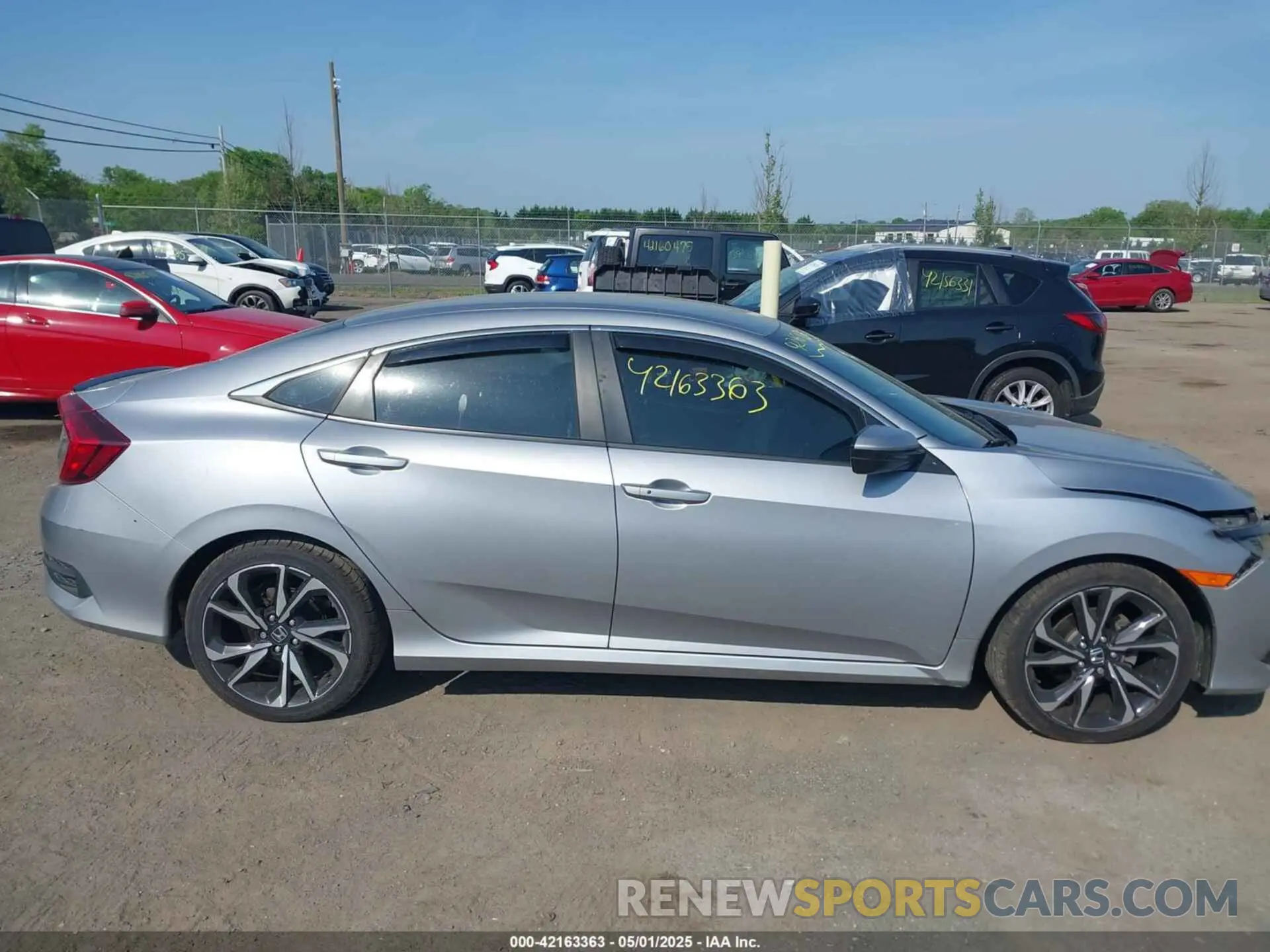 13 Photograph of a damaged car 2HGFC2F81KH535381 HONDA CIVIC 2019