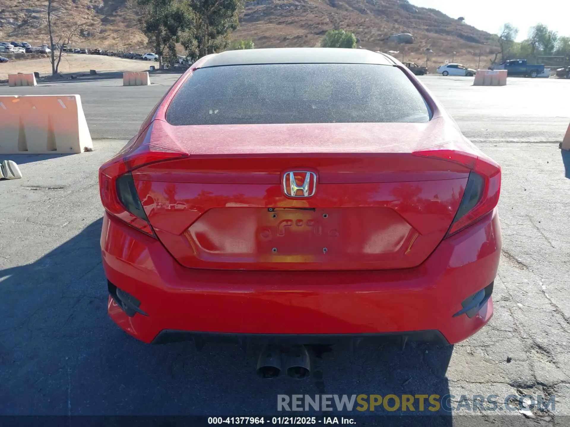 17 Photograph of a damaged car 2HGFC2F81KH538037 HONDA CIVIC 2019
