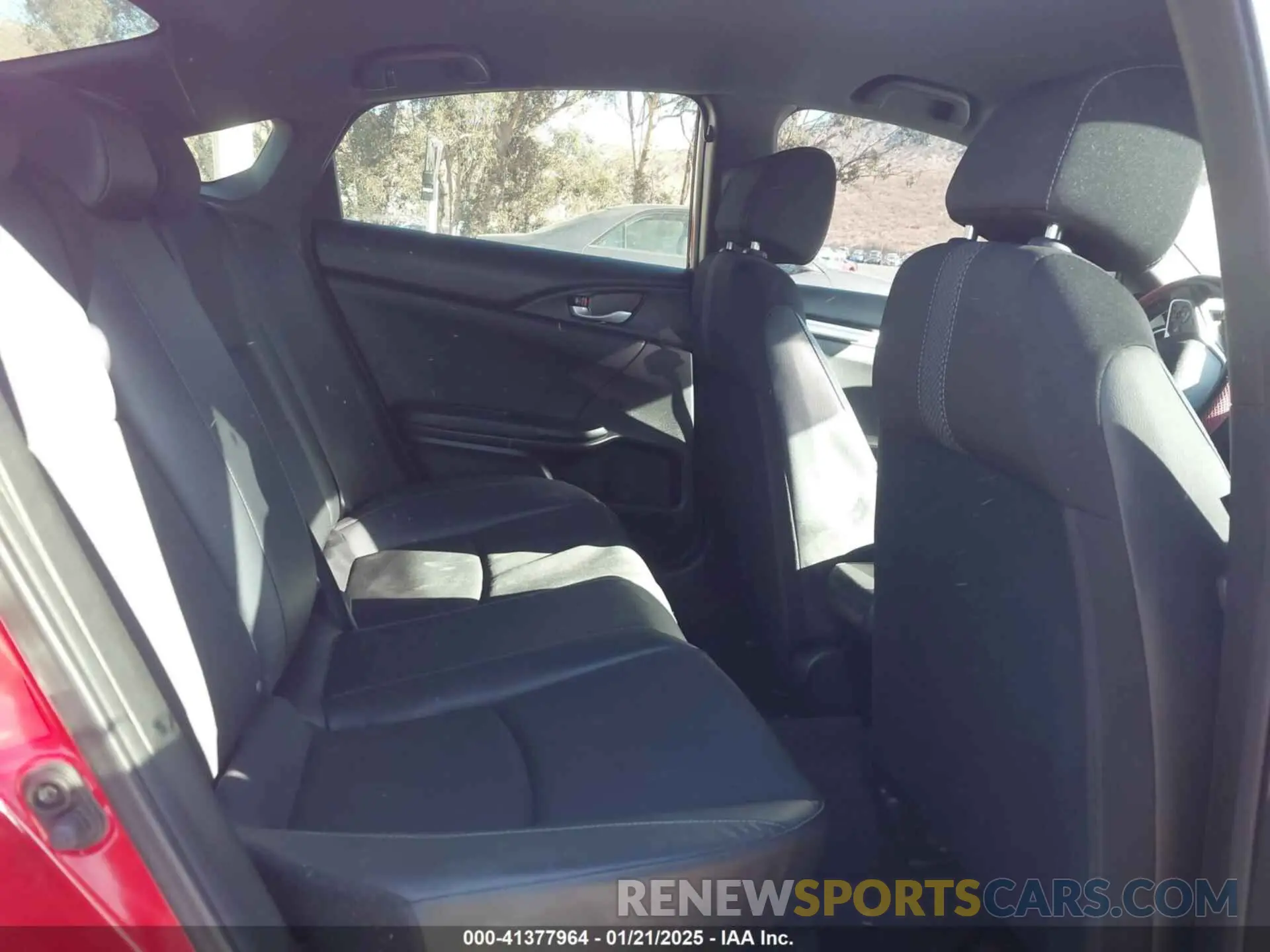 8 Photograph of a damaged car 2HGFC2F81KH538037 HONDA CIVIC 2019