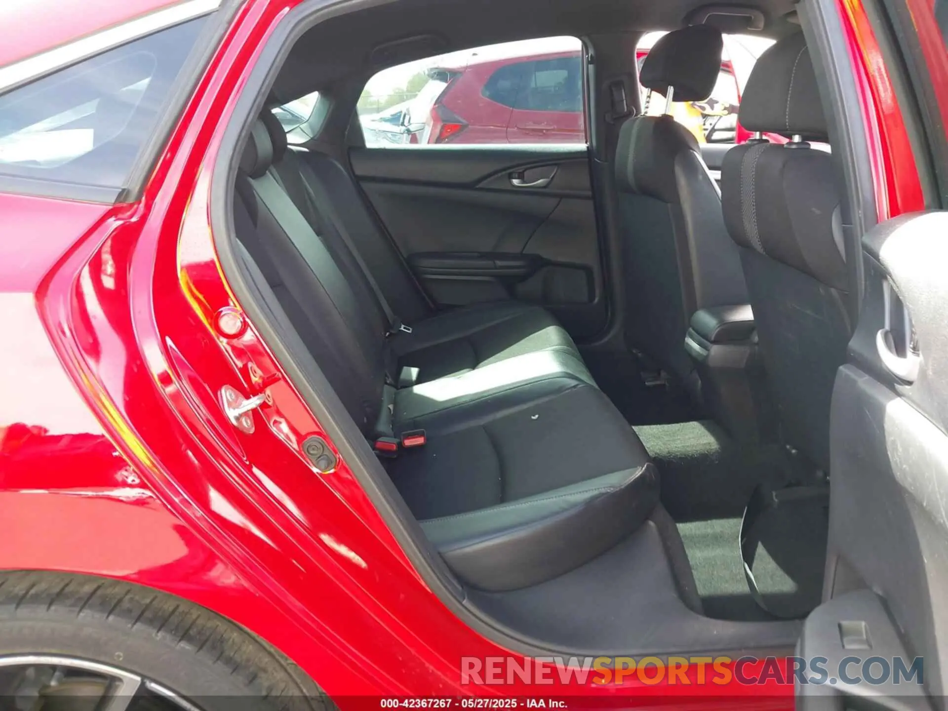 8 Photograph of a damaged car 2HGFC2F81KH548616 HONDA CIVIC 2019