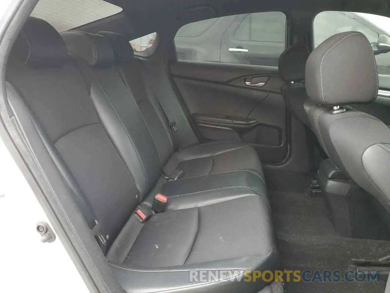 10 Photograph of a damaged car 2HGFC2F82KH528911 HONDA CIVIC 2019