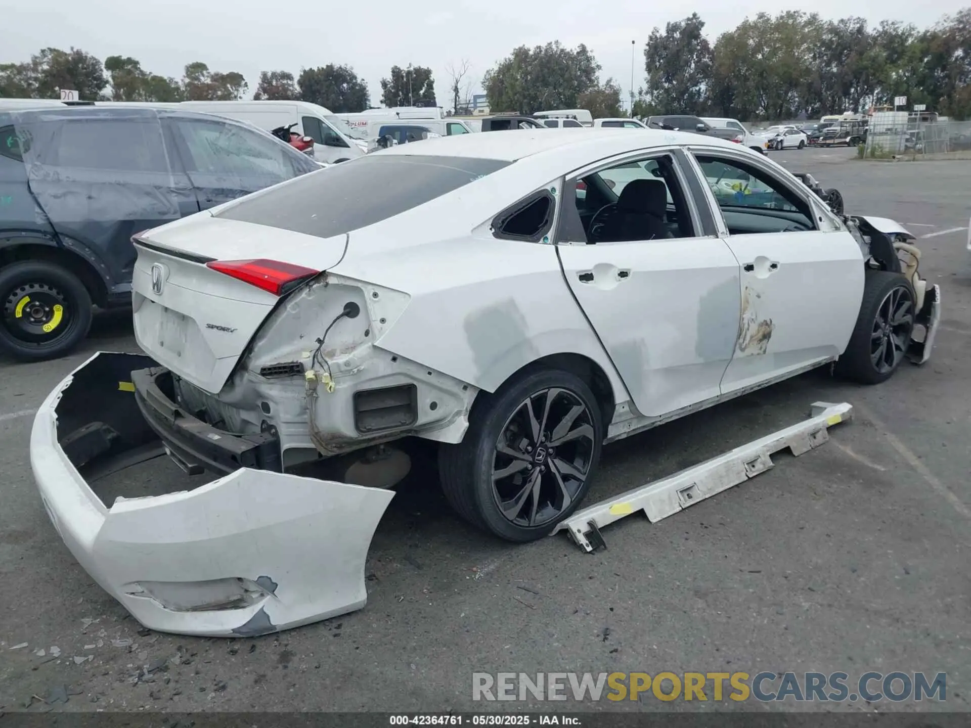 4 Photograph of a damaged car 2HGFC2F82KH539469 HONDA CIVIC 2019
