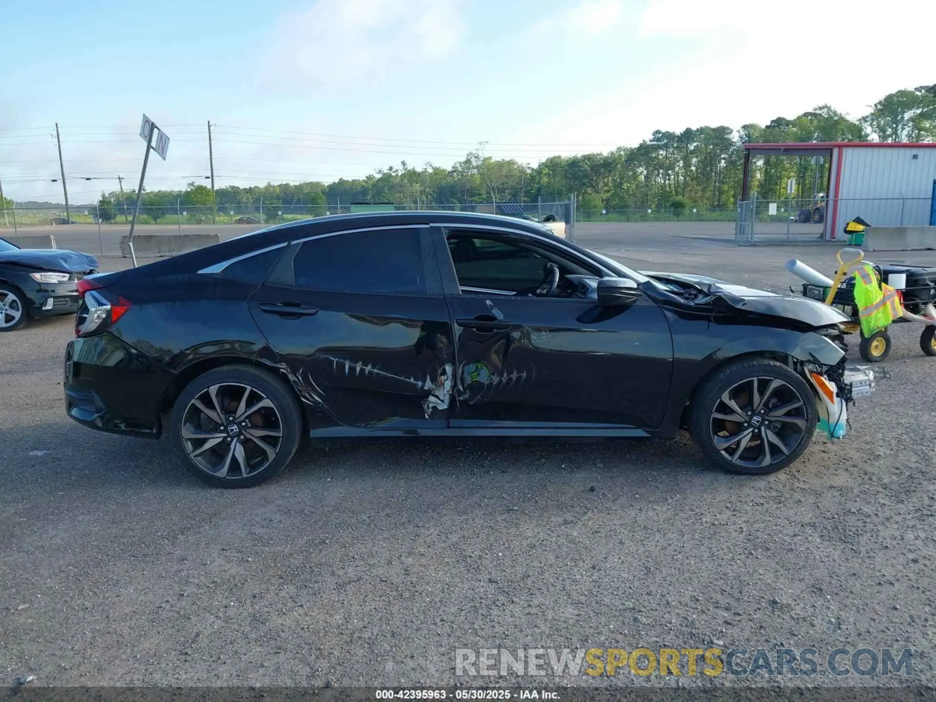 12 Photograph of a damaged car 2HGFC2F82KH553176 HONDA CIVIC 2019