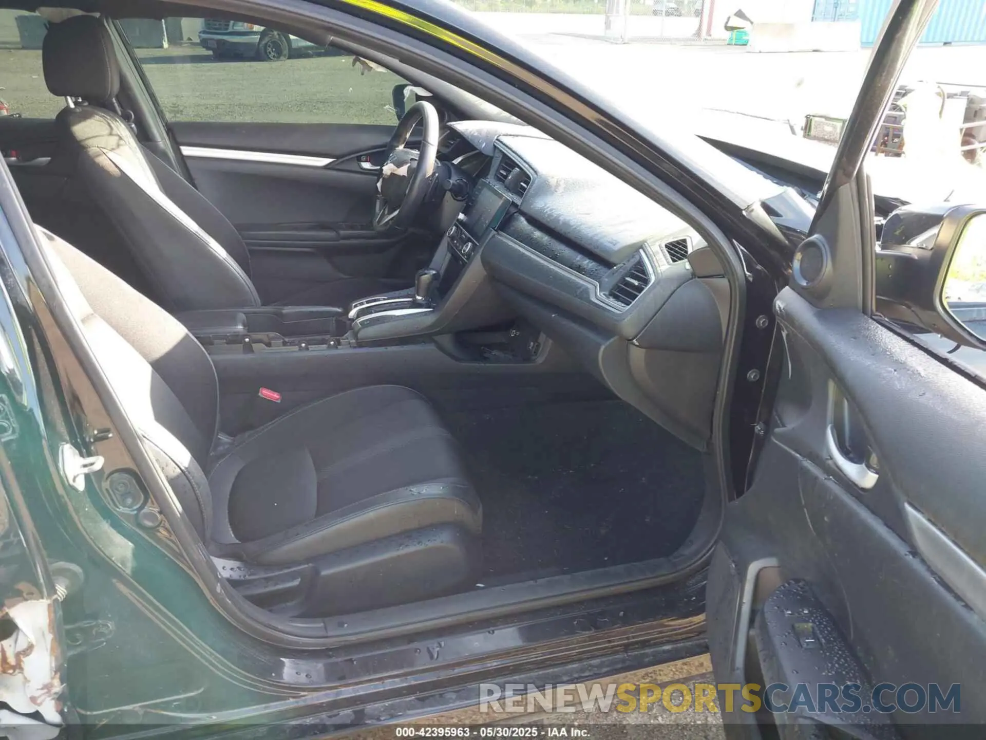 5 Photograph of a damaged car 2HGFC2F82KH553176 HONDA CIVIC 2019