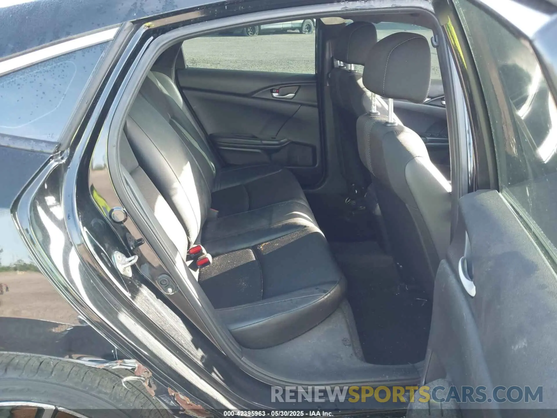 8 Photograph of a damaged car 2HGFC2F82KH553176 HONDA CIVIC 2019