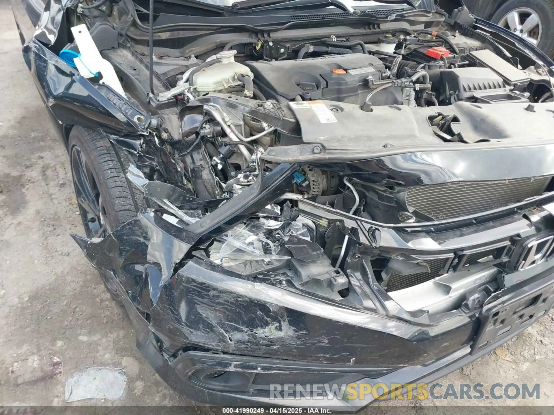 18 Photograph of a damaged car 2HGFC2F82KH595024 HONDA CIVIC 2019