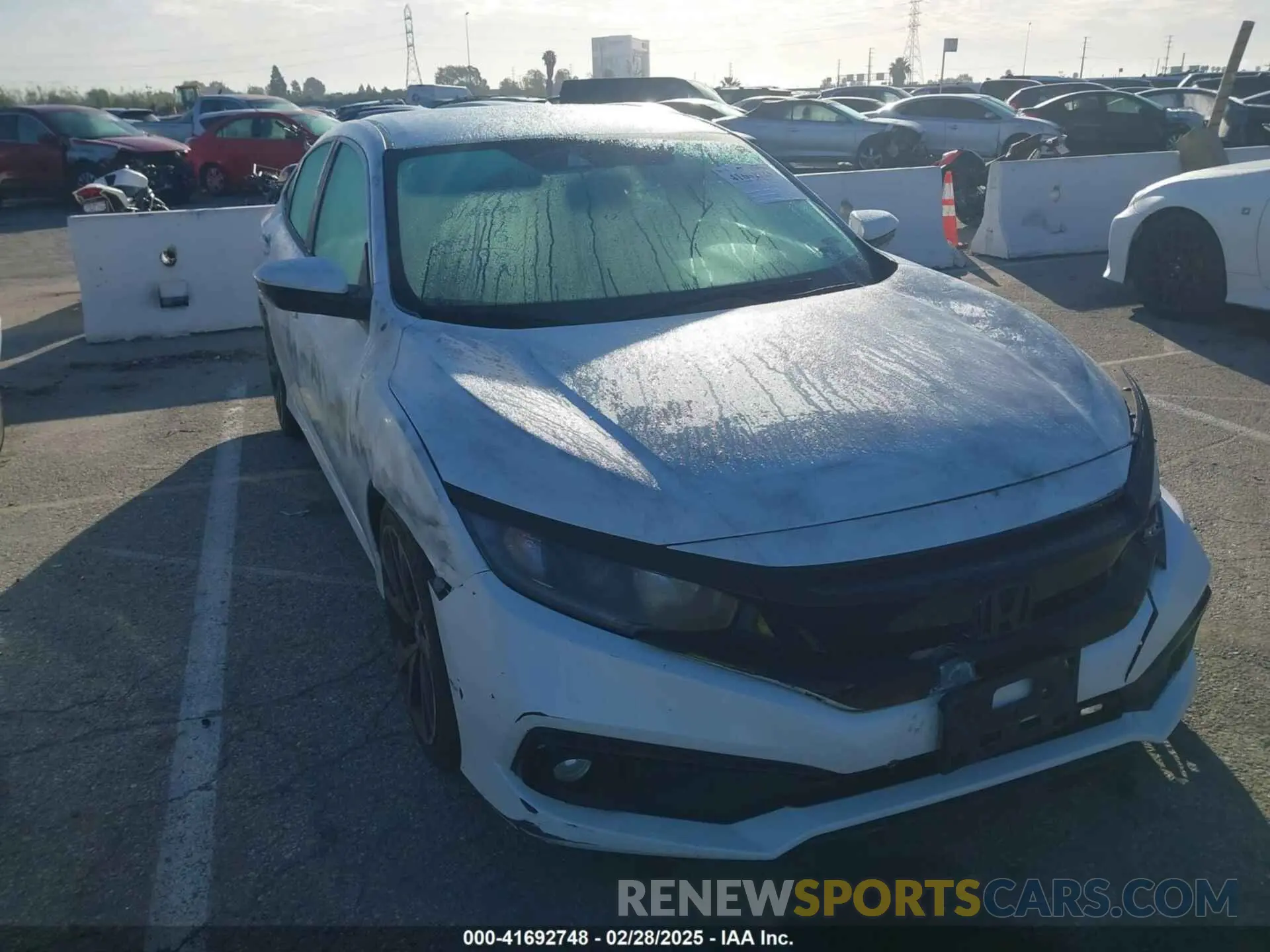 1 Photograph of a damaged car 2HGFC2F82KH601372 HONDA CIVIC 2019