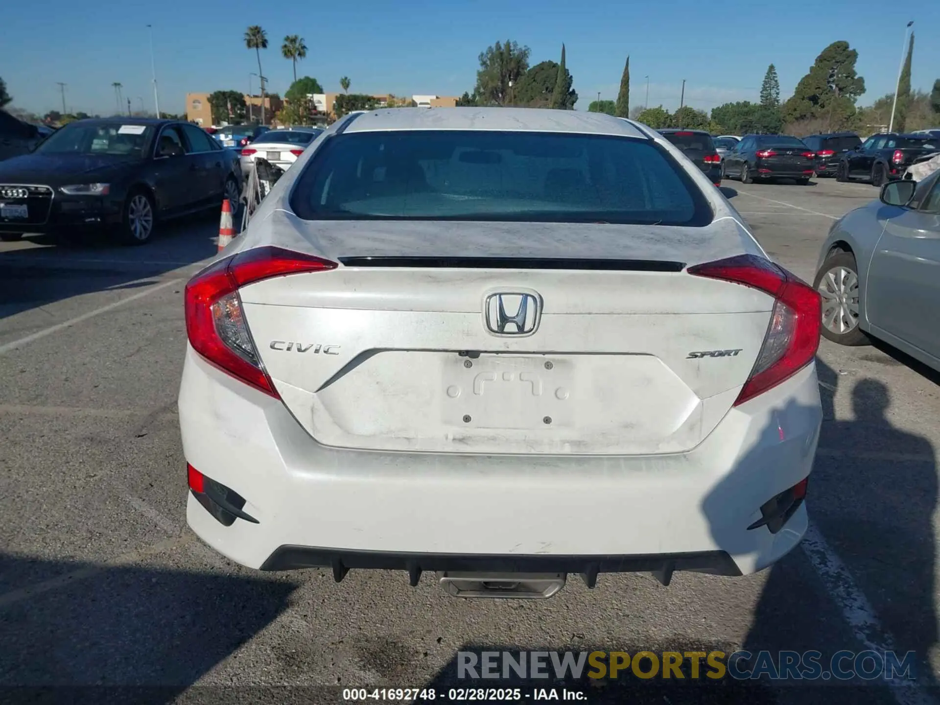 16 Photograph of a damaged car 2HGFC2F82KH601372 HONDA CIVIC 2019