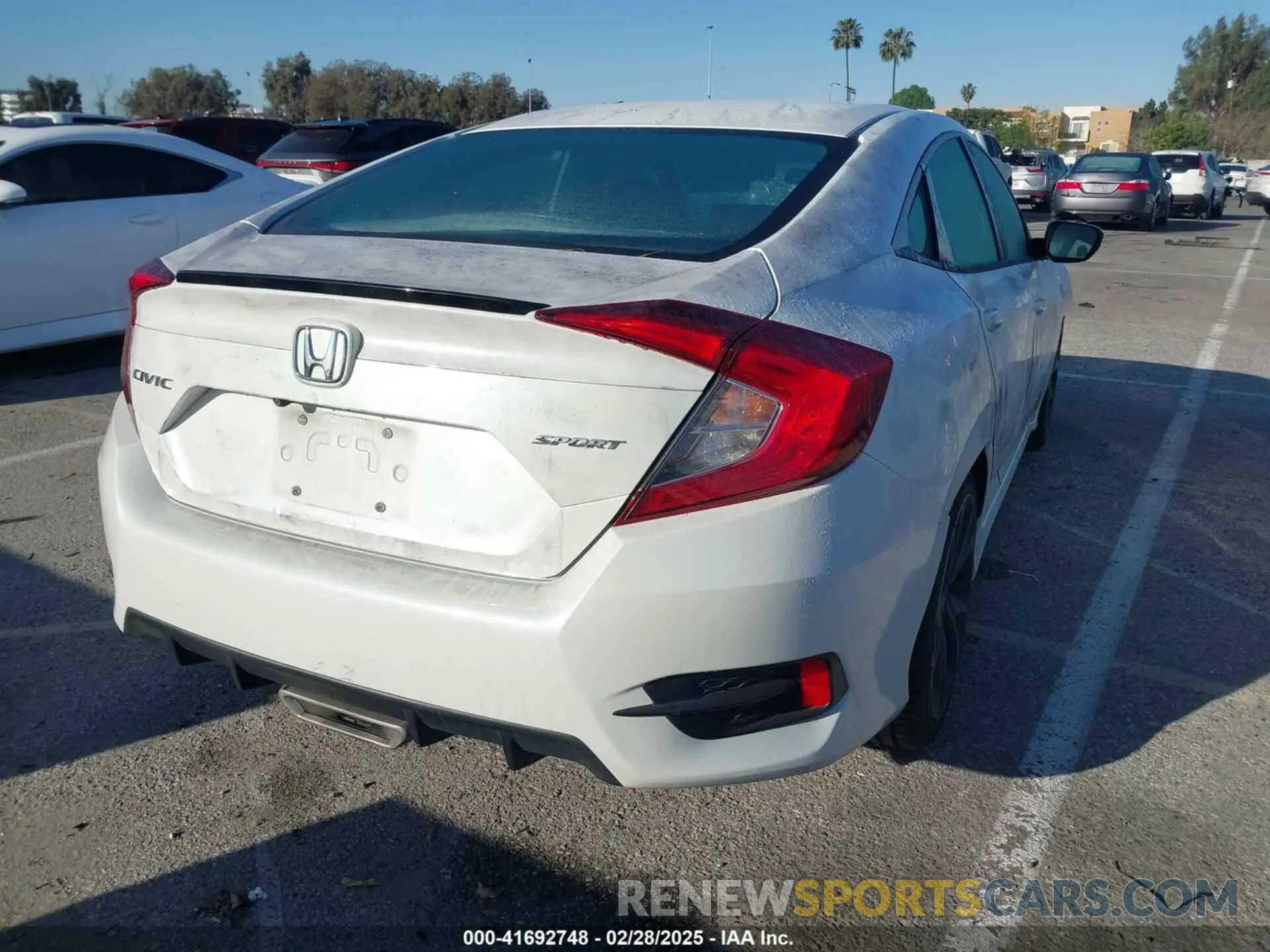 4 Photograph of a damaged car 2HGFC2F82KH601372 HONDA CIVIC 2019