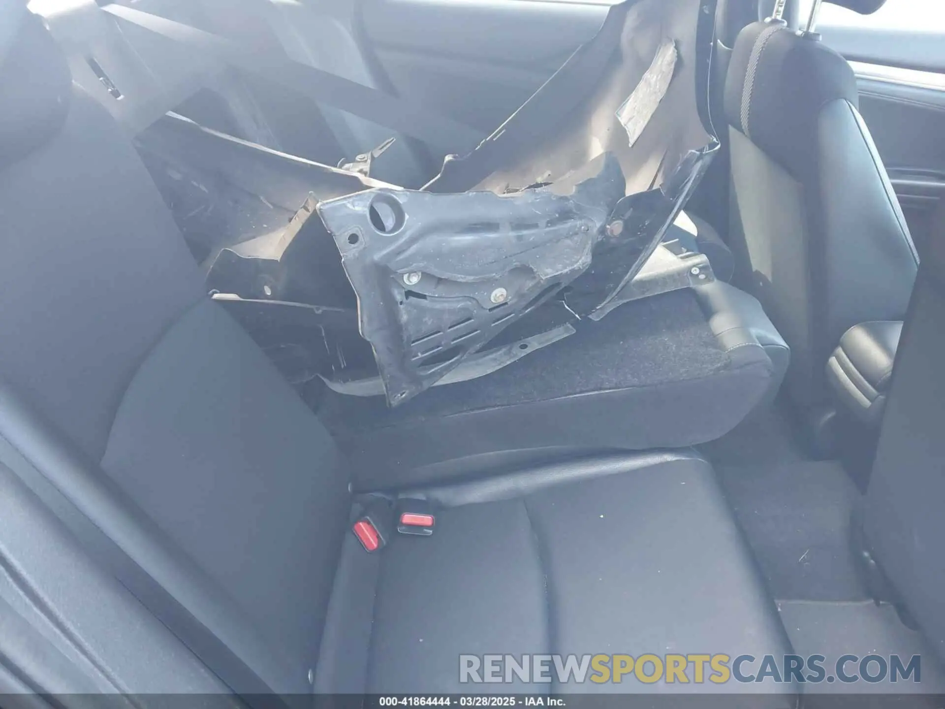 8 Photograph of a damaged car 2HGFC2F83KH514127 HONDA CIVIC 2019
