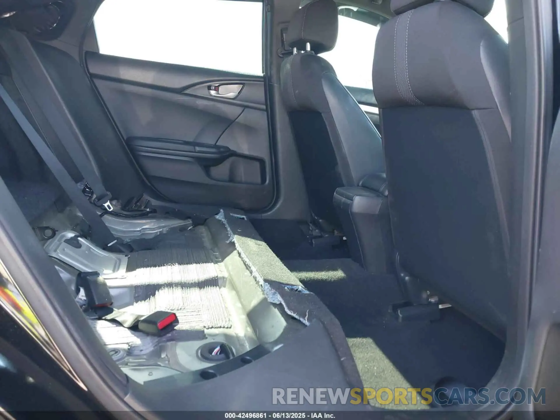 8 Photograph of a damaged car 2HGFC2F83KH543689 HONDA CIVIC 2019
