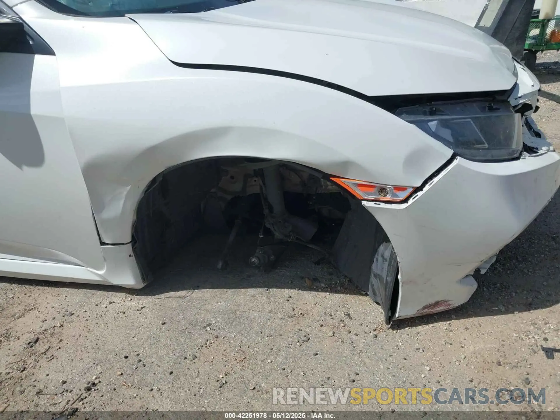 17 Photograph of a damaged car 2HGFC2F83KH543756 HONDA CIVIC 2019